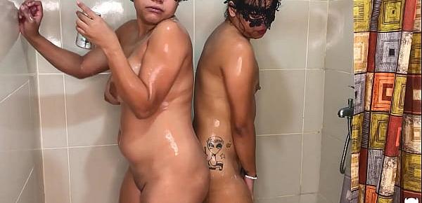  I meet my two most whore friends, I put them to fuck, I record them and I fuck them too. AMAZING HOMEMADE 3SOME SEX. trib, tribbing, pussy eating, licking ass, tattoo girl, real orgasm, cum, cumshot, blowjob, xvideos, gostosa, big clit, wet pussy, shower